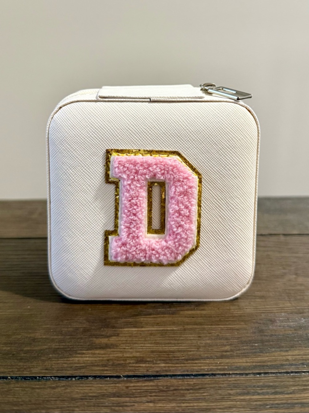 NWOT White Leather Jewelry Case with Pink Chenille 'D' Patch